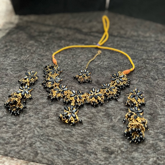 Indian Pakistani jhumka necklace earrings set - Picture 4 of 16